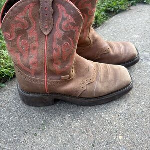 Justin women’s Cowboy Boots